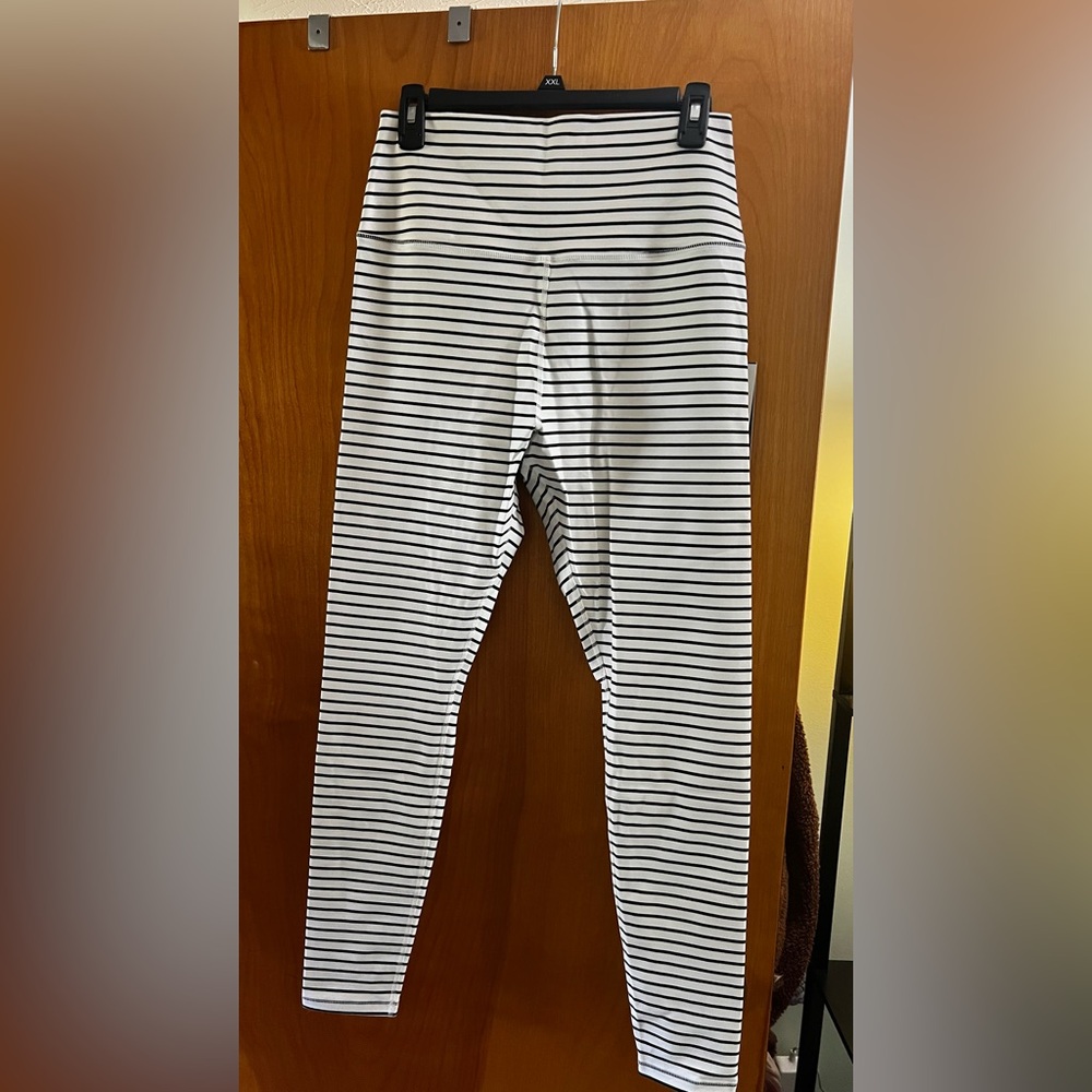 Glyder black and white leggings. Size Large